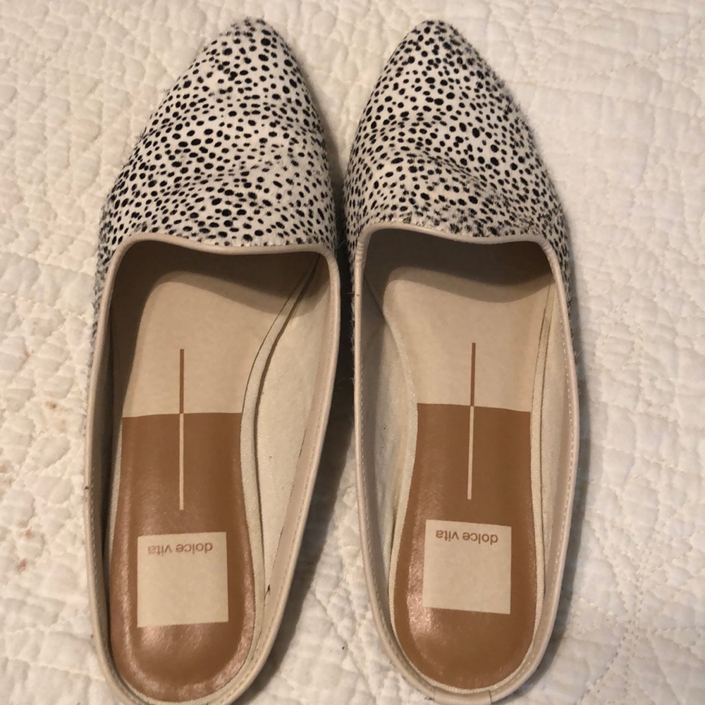 Dolce vita White leopard slides